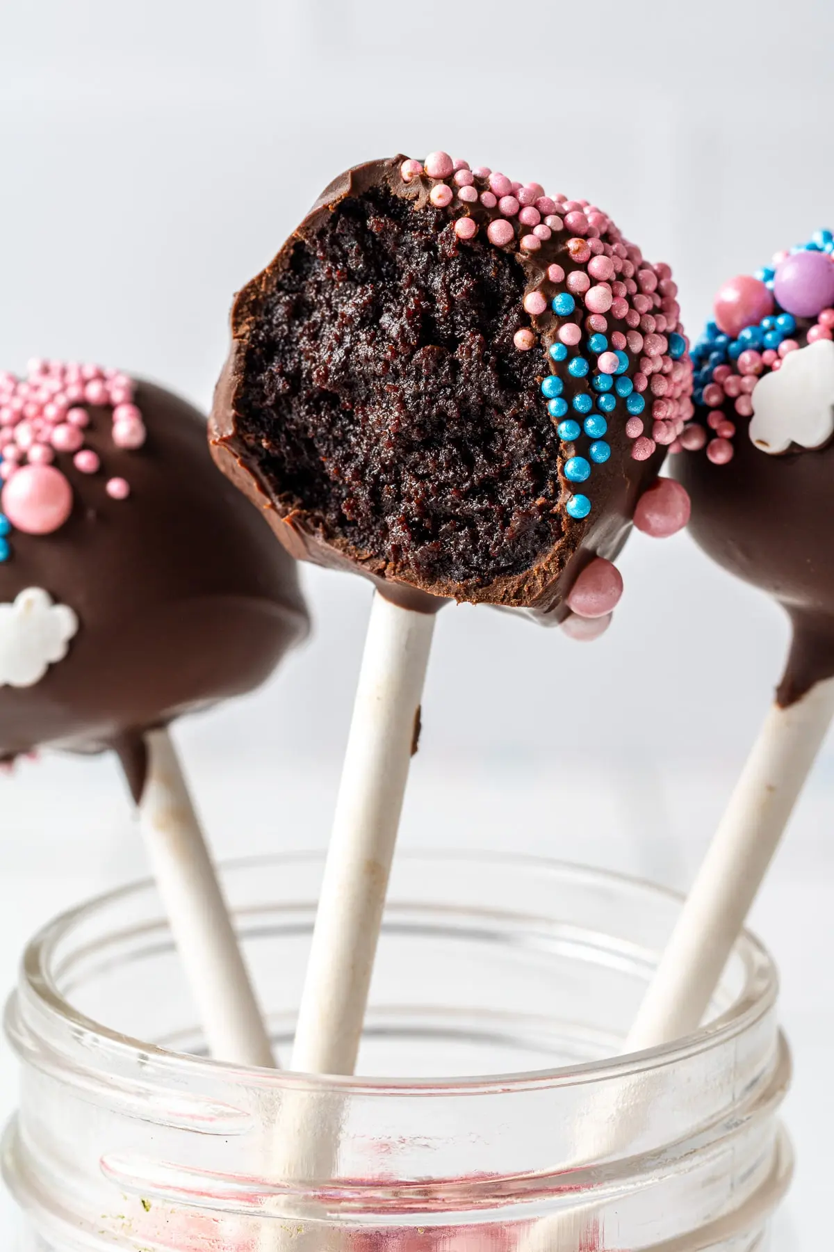 chocolate cake pop recipe - Can I use chocolate instead of candy melts for cake pops