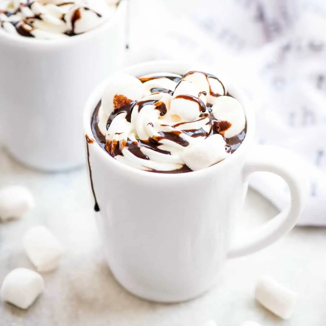 hot chocolate with whipped cream and marshmallows - Can you eat marshmallows with hot chocolate