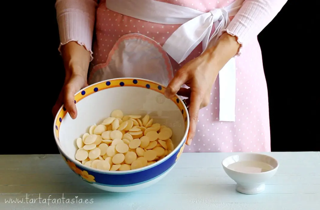 como hacer chocolate blanco para modelar - Cómo alisar el chocolate para modelar