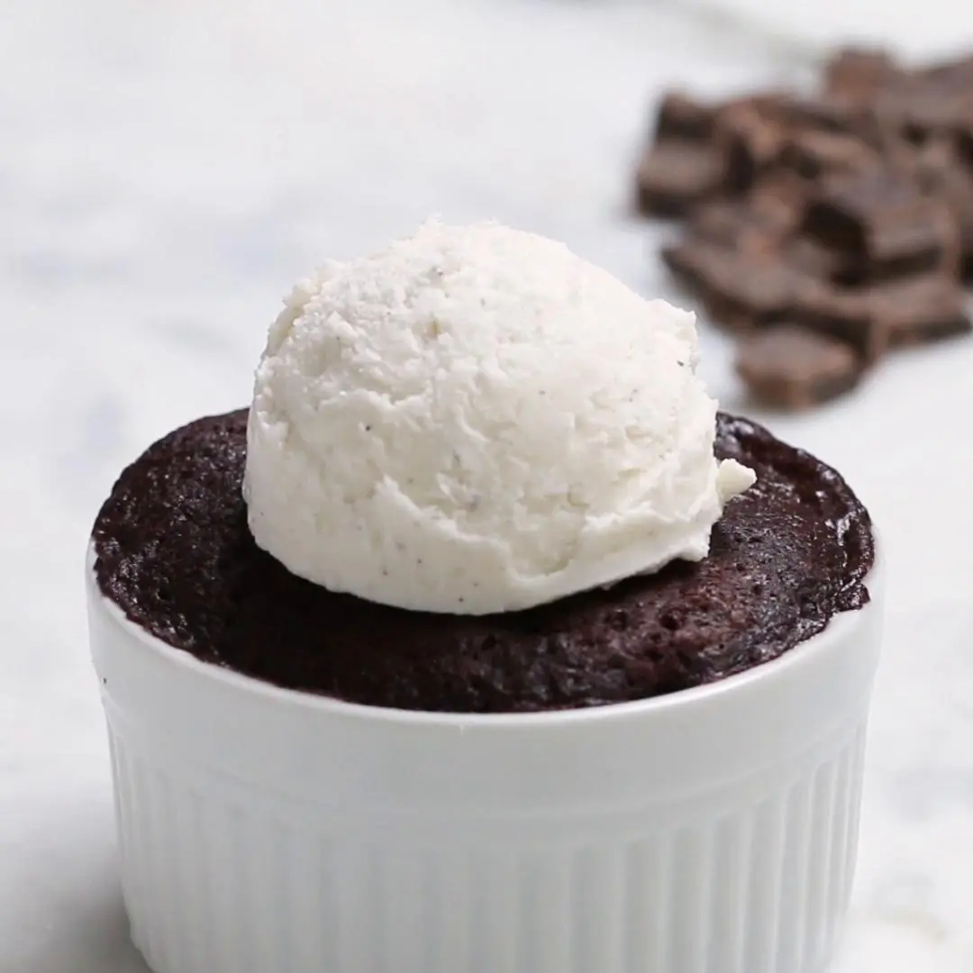 chocolate lava cake tasty - Cómo calentar el pastel de lava de chocolate en el microondas