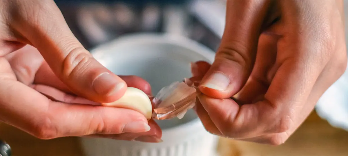chocolate con ajo - Cómo hacer crecer las uñas con ajo