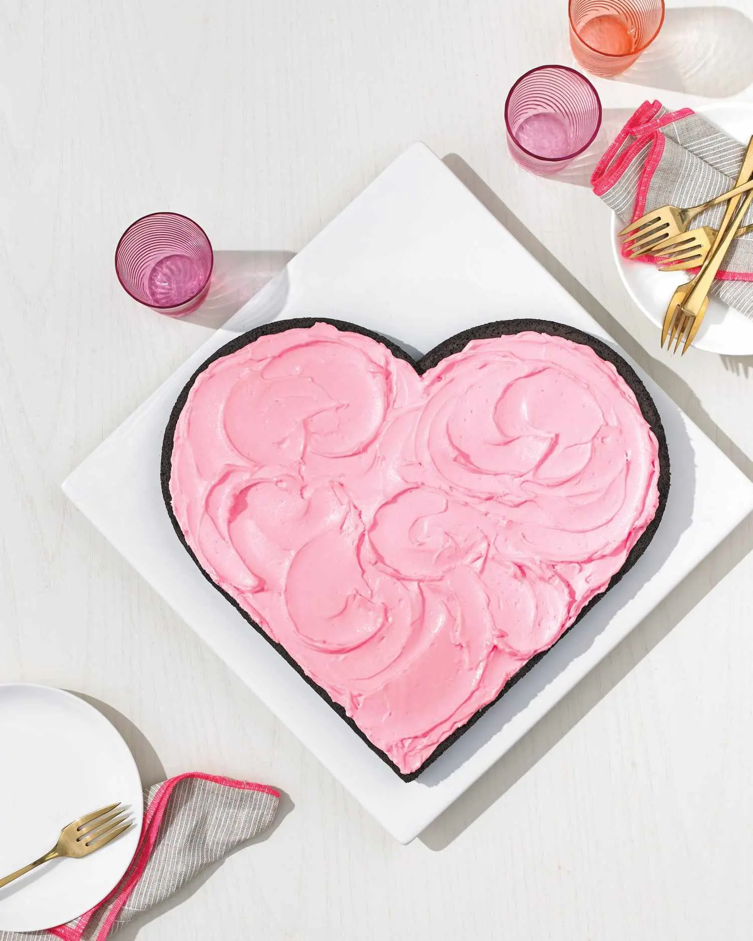 pastel de corazón de chocolate - Cómo hacer un pastel en forma de corazón sin un molde en forma de corazón