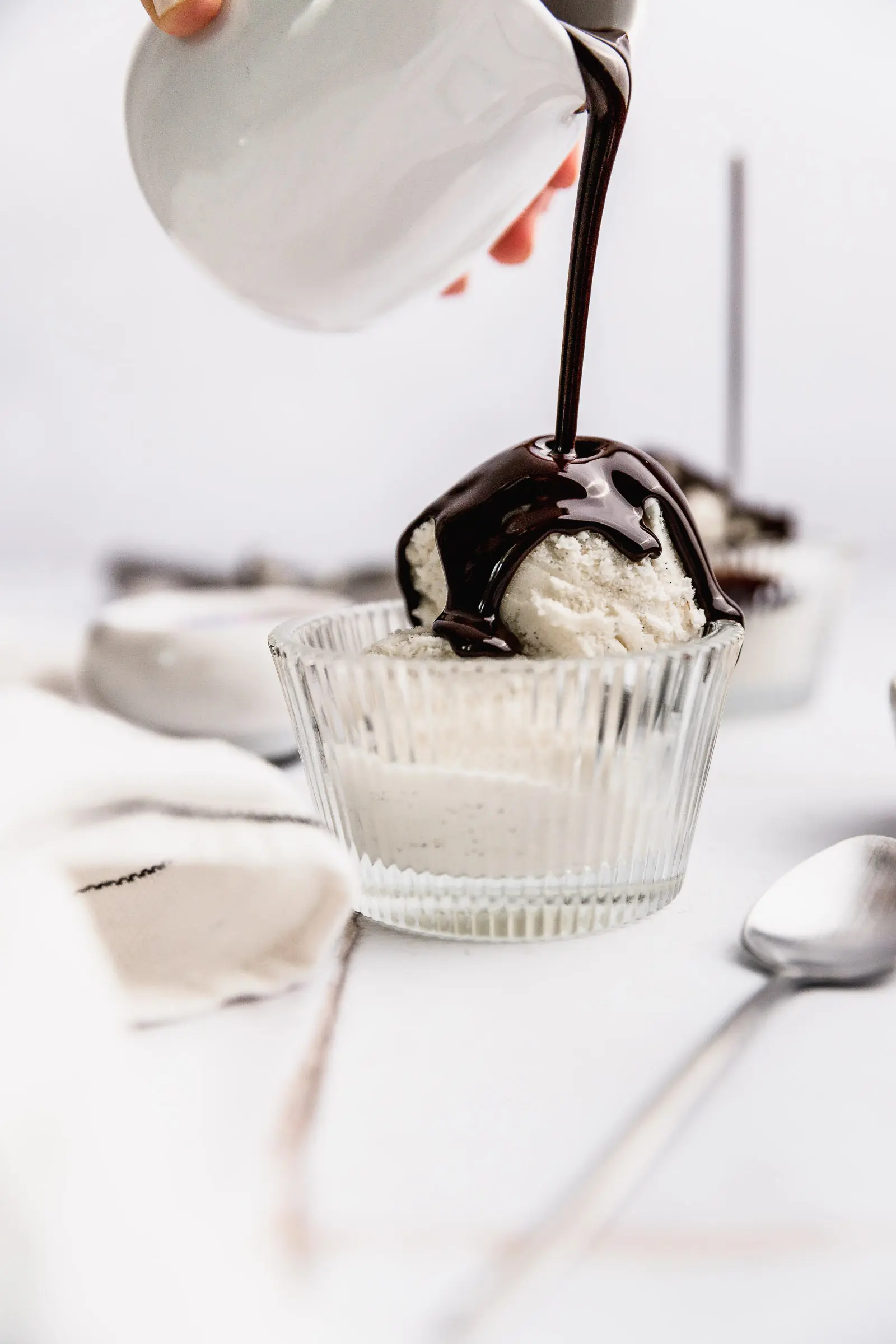 como hacer chocolate liquido para helados - Cómo se llama el líquido que se le pone al helado