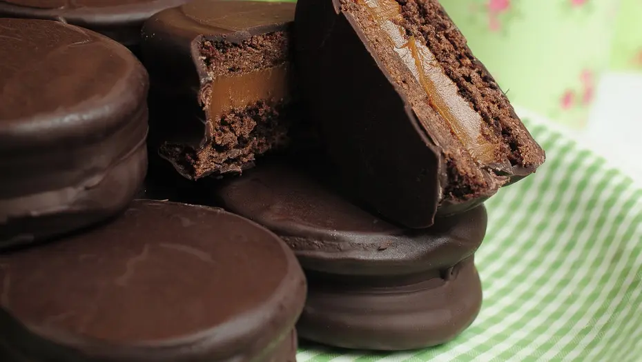 alfajores bañados en chocolate - Cuál es el alfajor más antiguo de Argentina