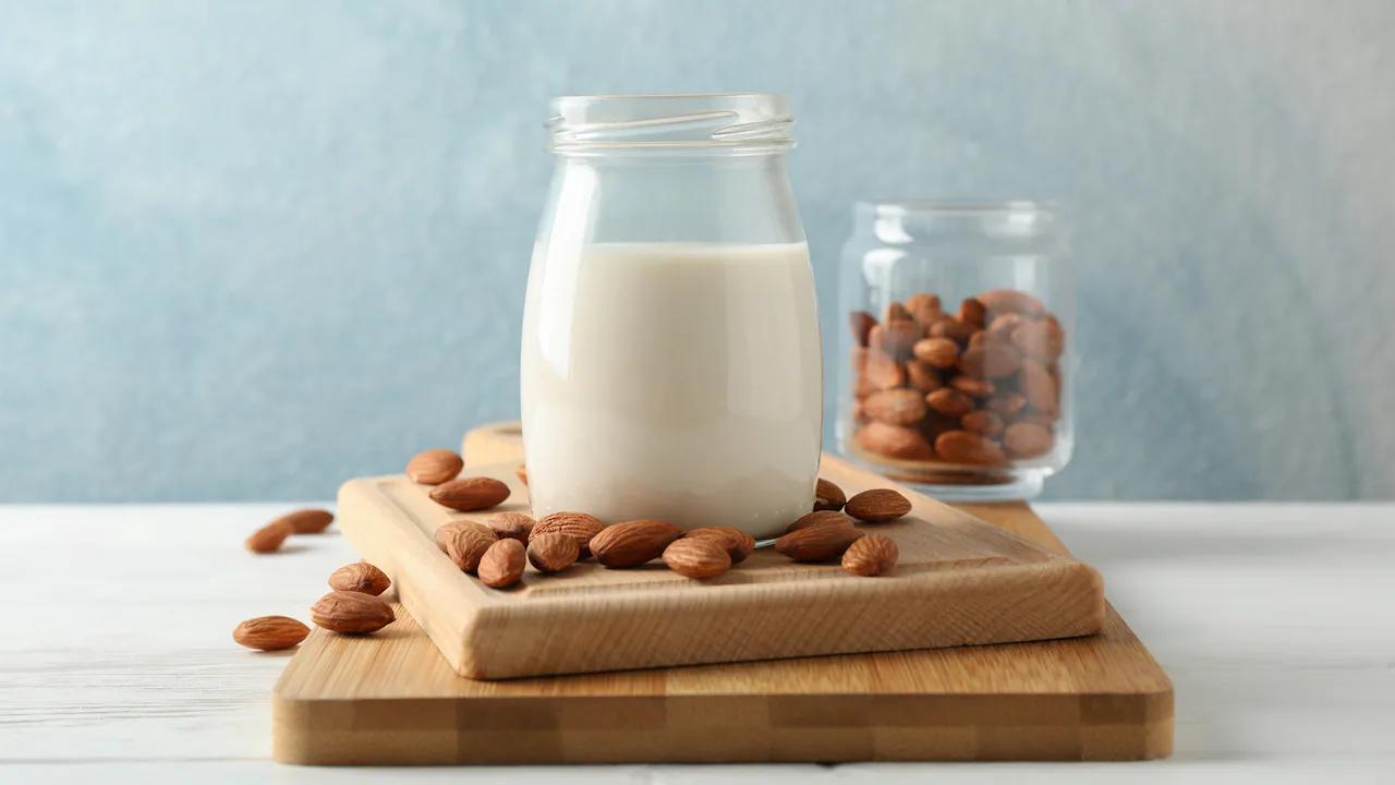 leche de almendras con chocolate - Cuándo no se debe tomar leche de almendras