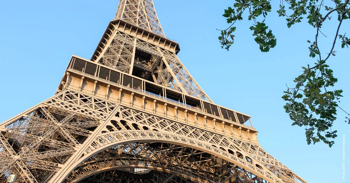 chocolate eiffel tower - Cuánto vale el Eiffel Tower