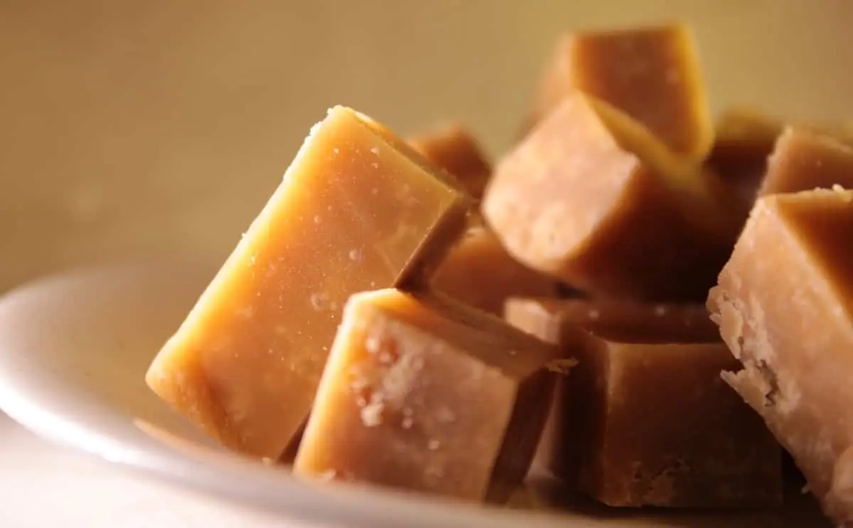 fudge de chocolate - El fudge es un dulce o un chocolate