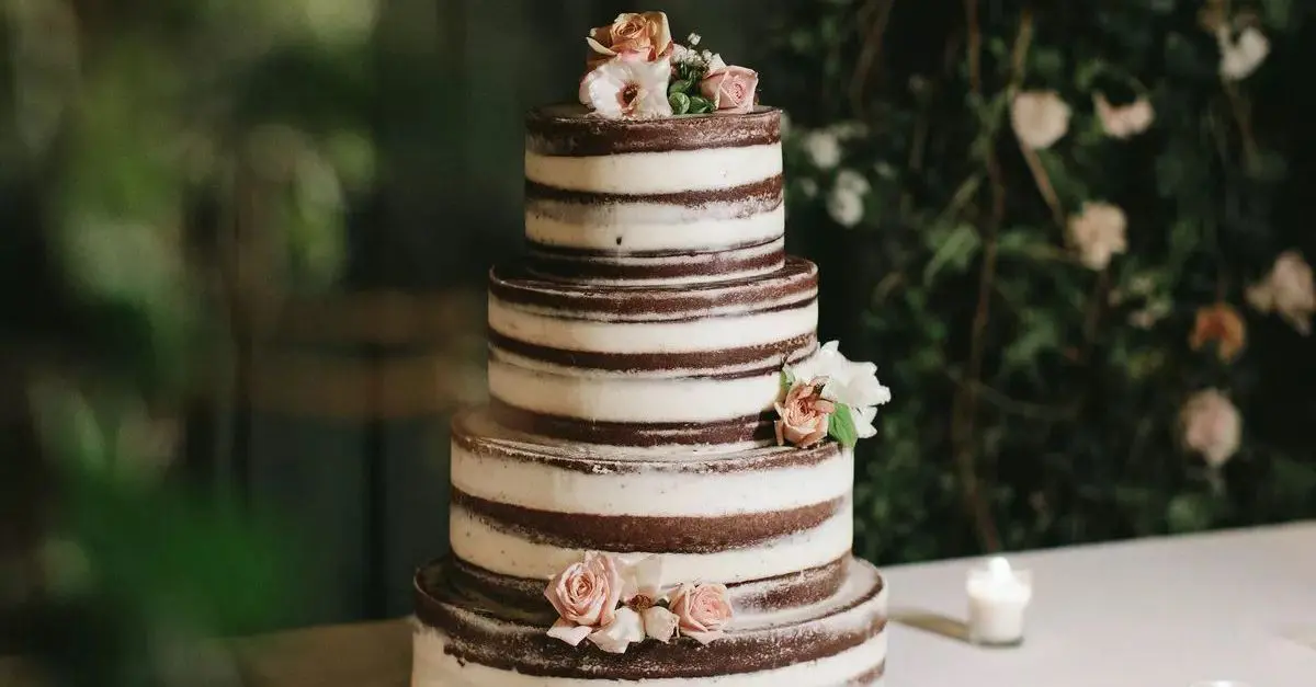adorno de torta con chocolate para casamiento - Está bien tener un pastel de bodas de chocolate