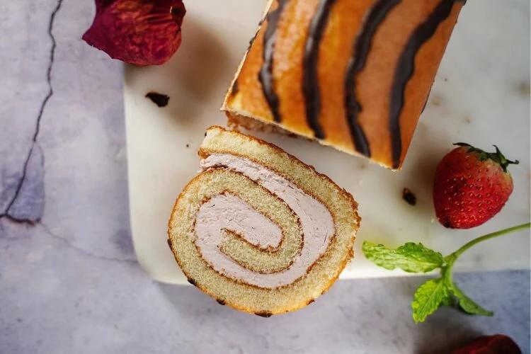 chocolate cake roll recipe - How long do Swiss rolls last