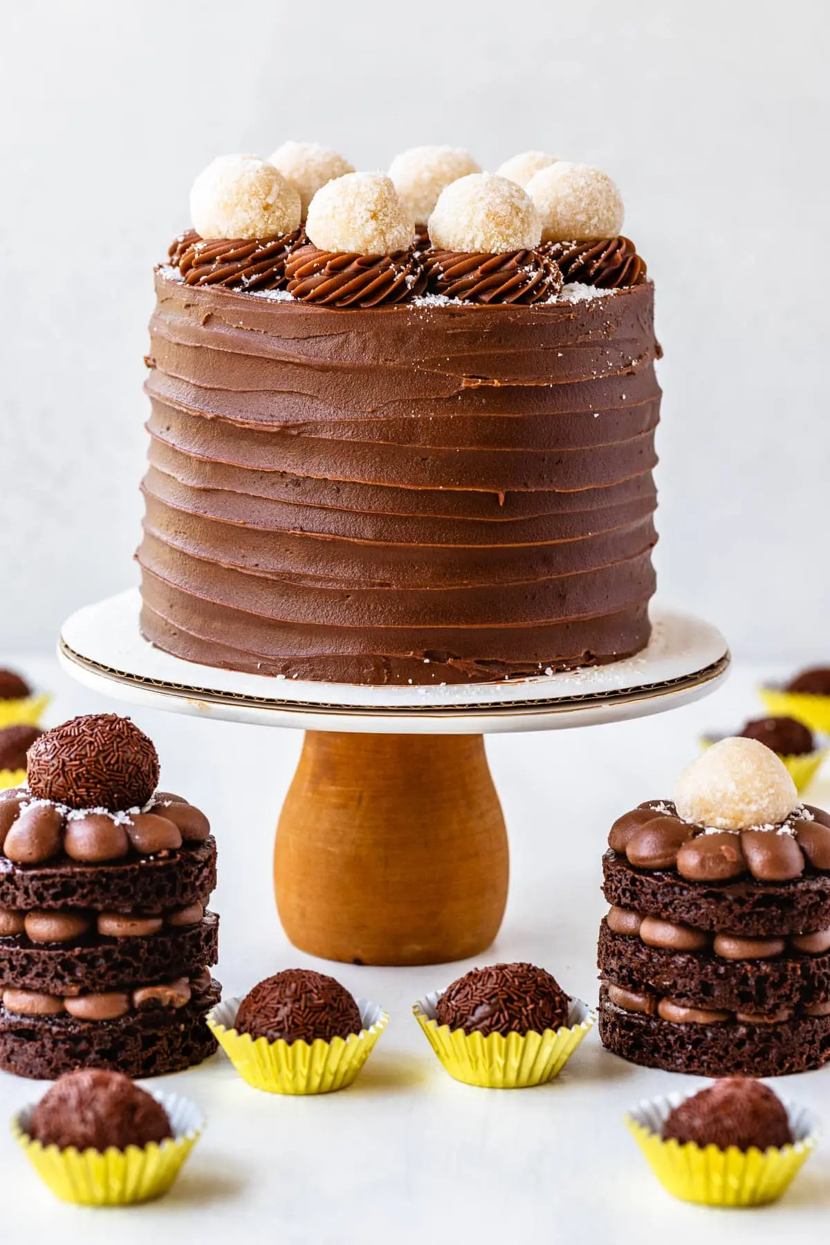 chocolate and coconut cake - How long does coconut cake last in fridge