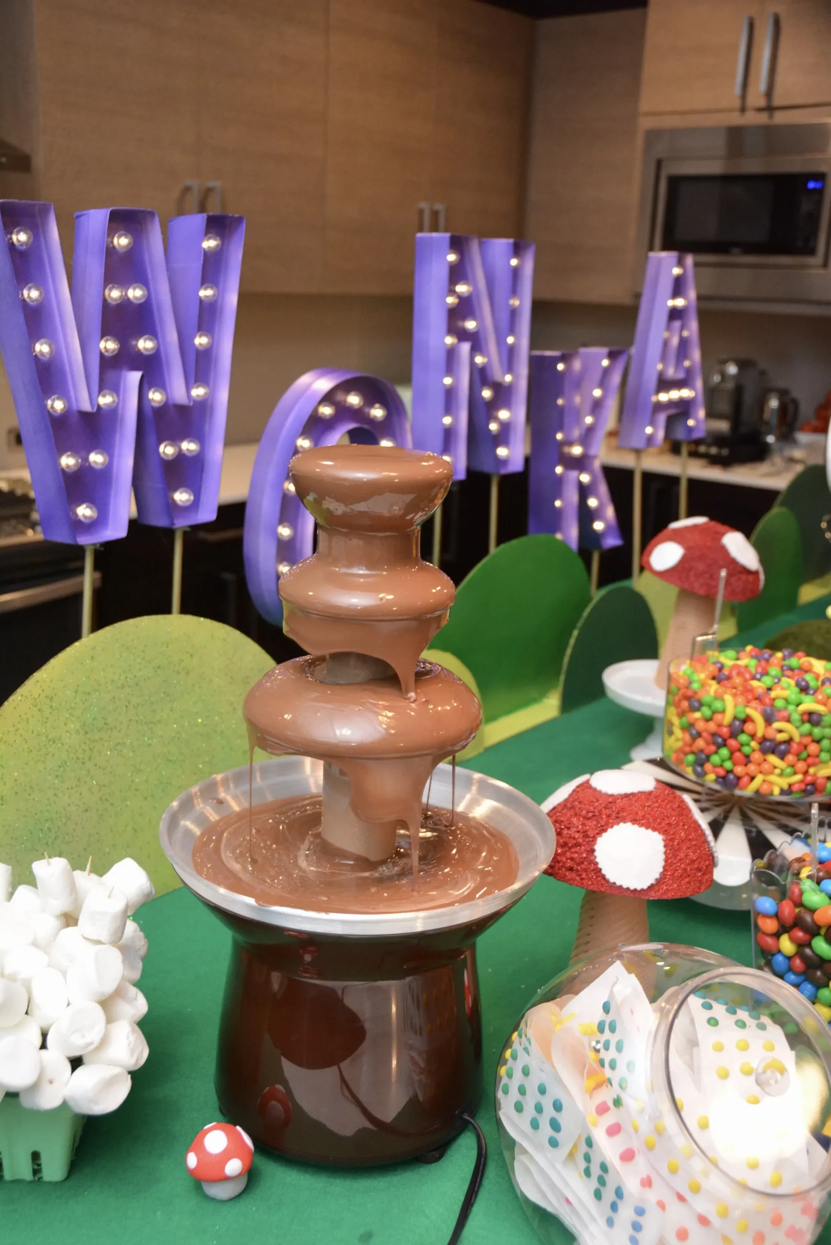 charlie and the chocolate factory themed party - How to throw a Wonka party