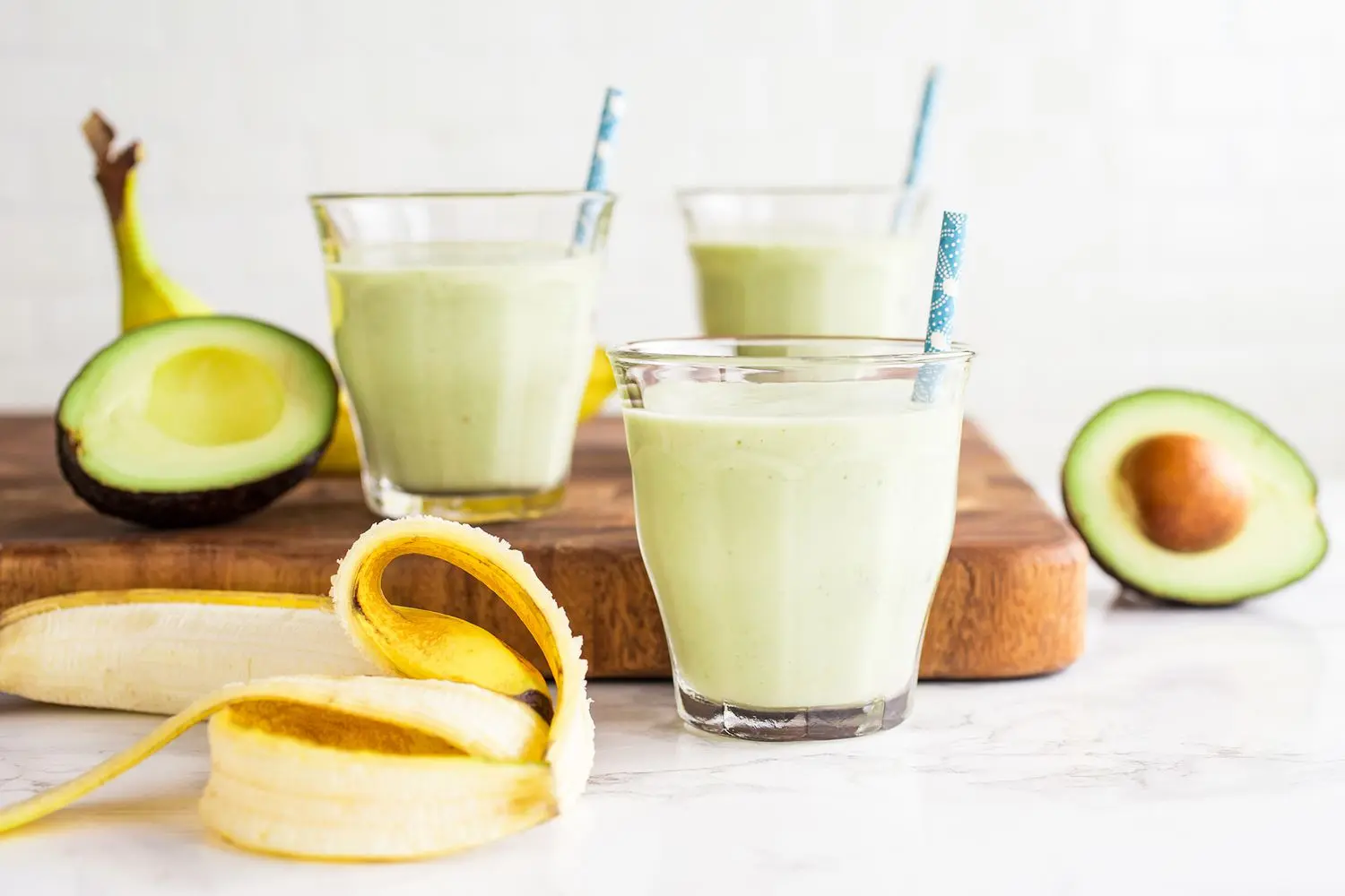 chocolate avocado smoothie - Is it okay to blend avocado and banana together