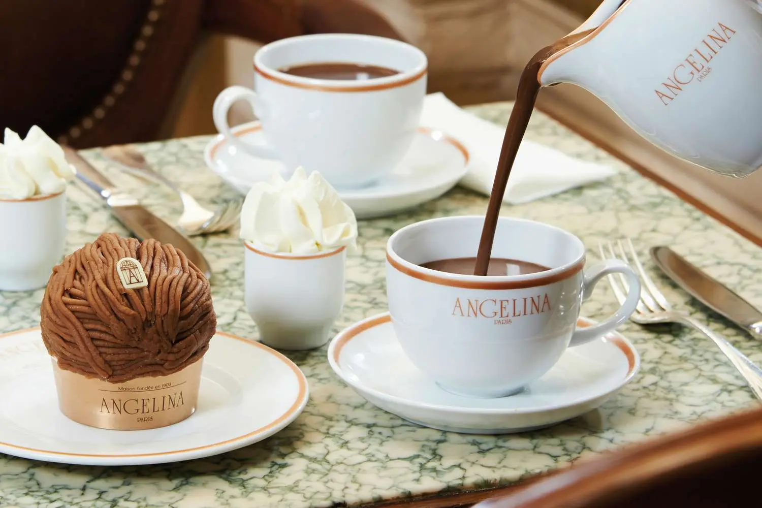 porque se toma chocolate el 25 de mayo - Los franceses beben chocolate caliente en el desayuno