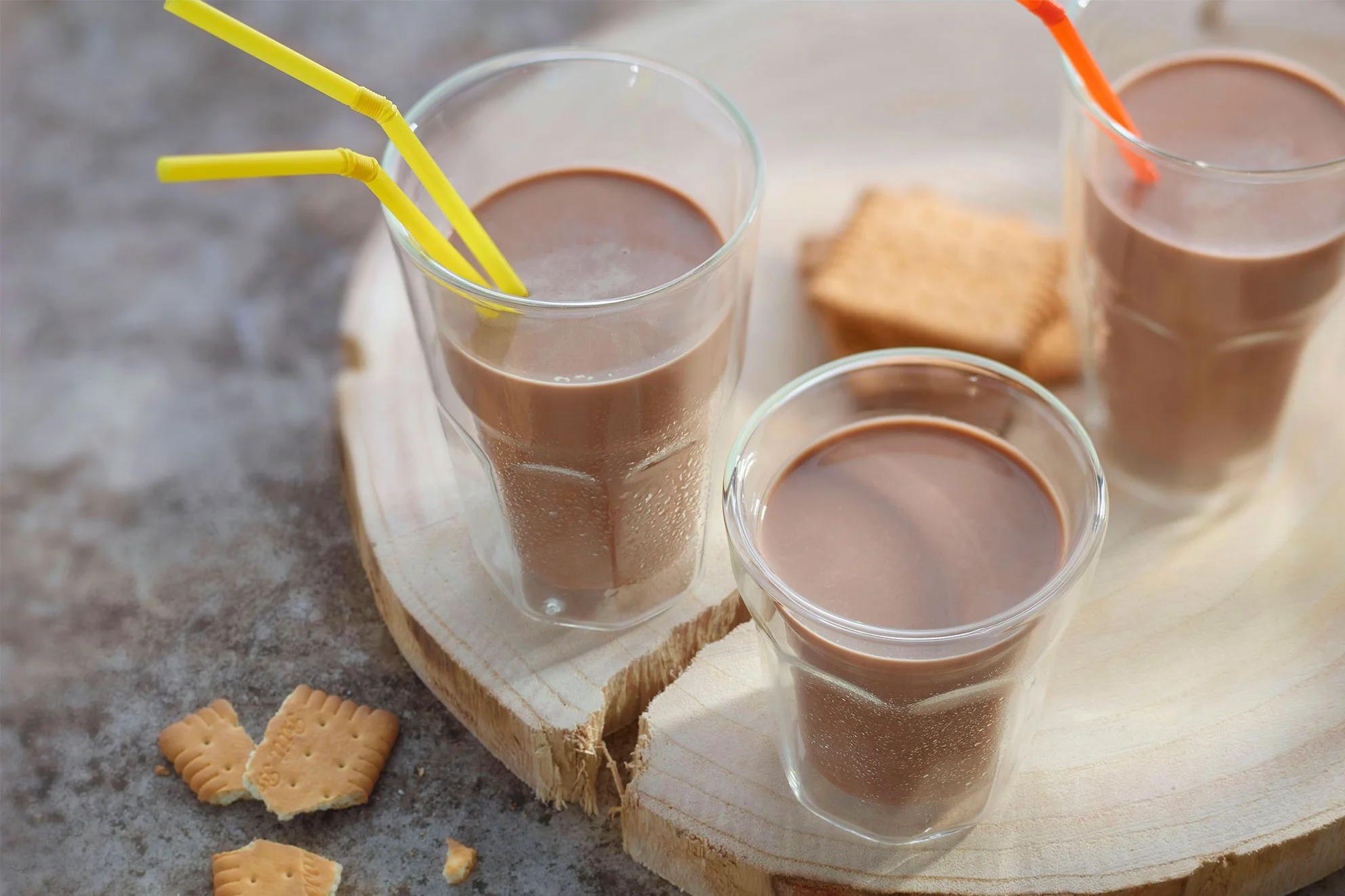 batido de chocolate con nesquik - Qué aporta un vaso de leche con Nesquik