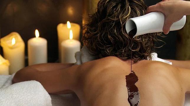 chocolate en el cuerpo de tu pareja - Qué se puede untar en el cuerpo de mi pareja