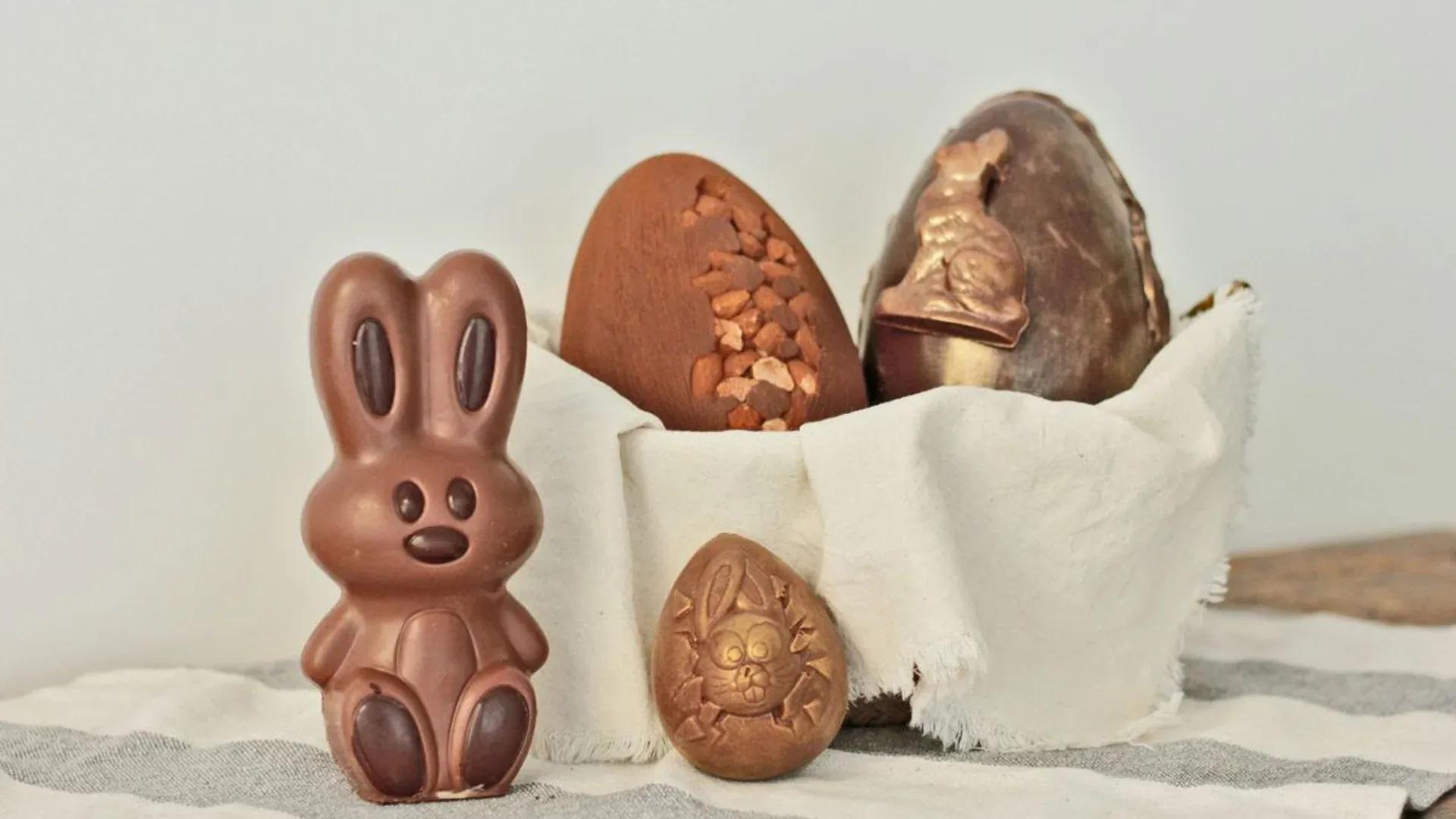 huevos de pascua conejo chocolate - Qué simbolizan el conejo y los huevos de Pascua