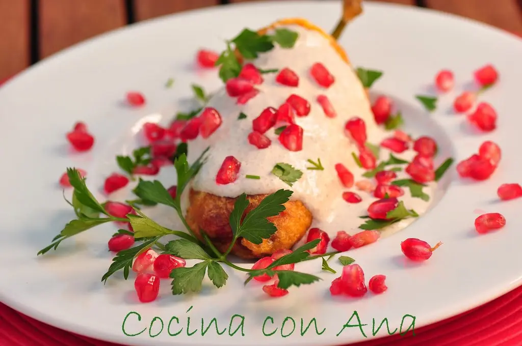 chiles en nogada como agua para chocolate - Qué tiene dentro el chile en nogada