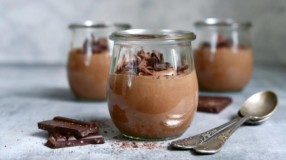 what to serve with chocolate mousse - Should chocolate mousse be refrigerated or frozen