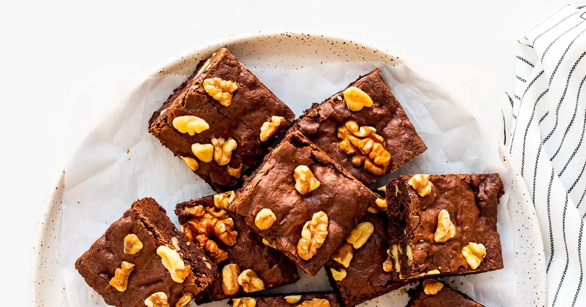chocolate and walnut brownies - Should you toast walnuts before baking in brownies