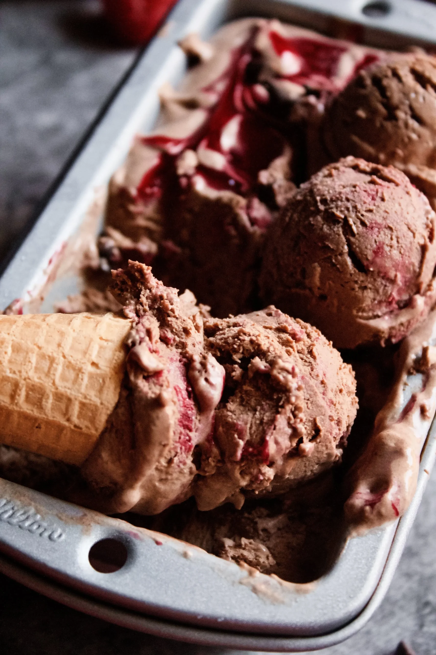 dark chocolate raspberry ice cream - What is black raspberry ice cream made of