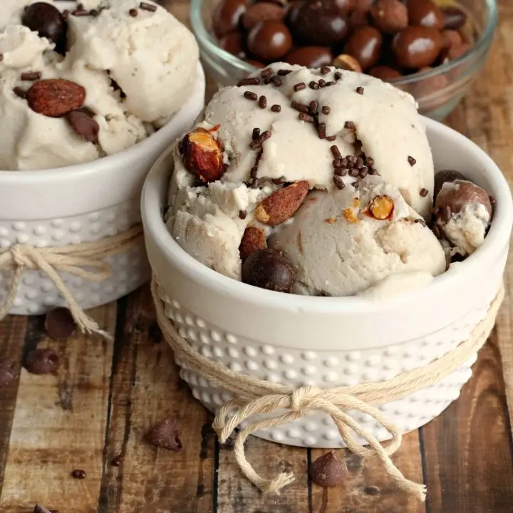 chocolate and nut ice cream - What is hazelnut chocolate ice cream called