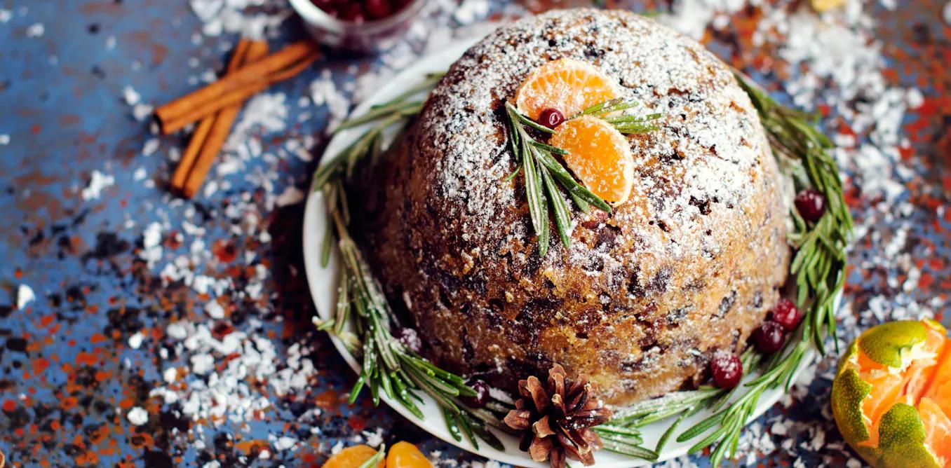 chocolate christmas pudding - What is traditionally put in a Christmas pudding