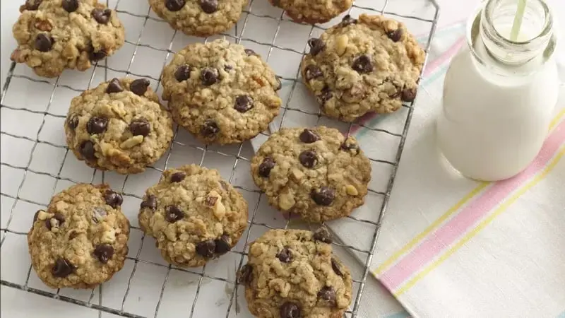 betty crocker oatmeal chocolate chip cookies - Why are my oatmeal chocolate chip cookies dry