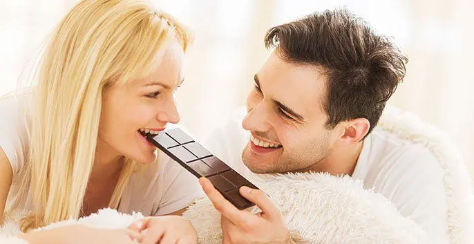 chocolate eat couple - Why do couples eat dark chocolate
