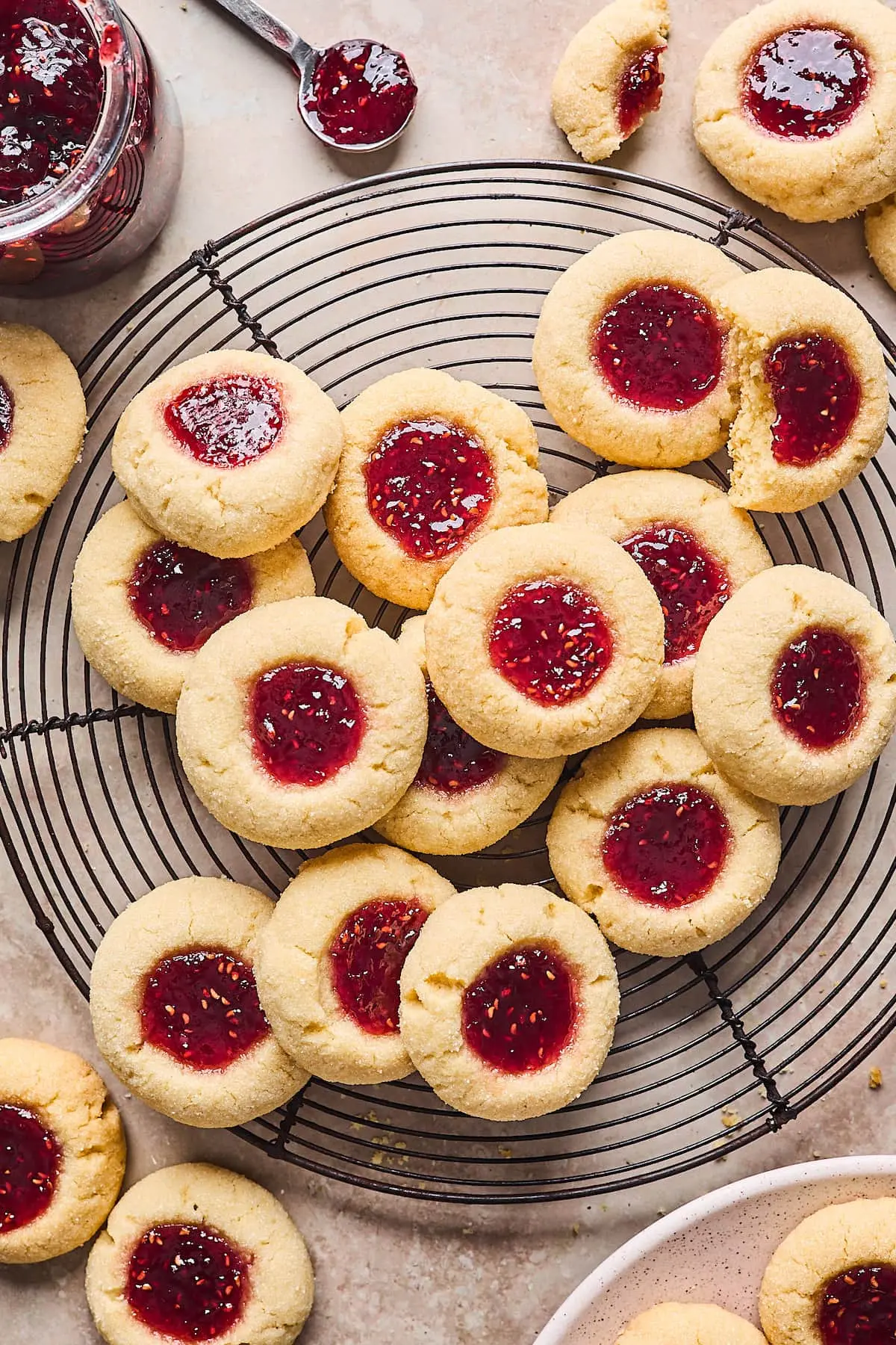 chocolate thumbprint cookie recipe - Why do my thumbprint cookies crack